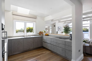 Kitchen - 1- click for photo gallery